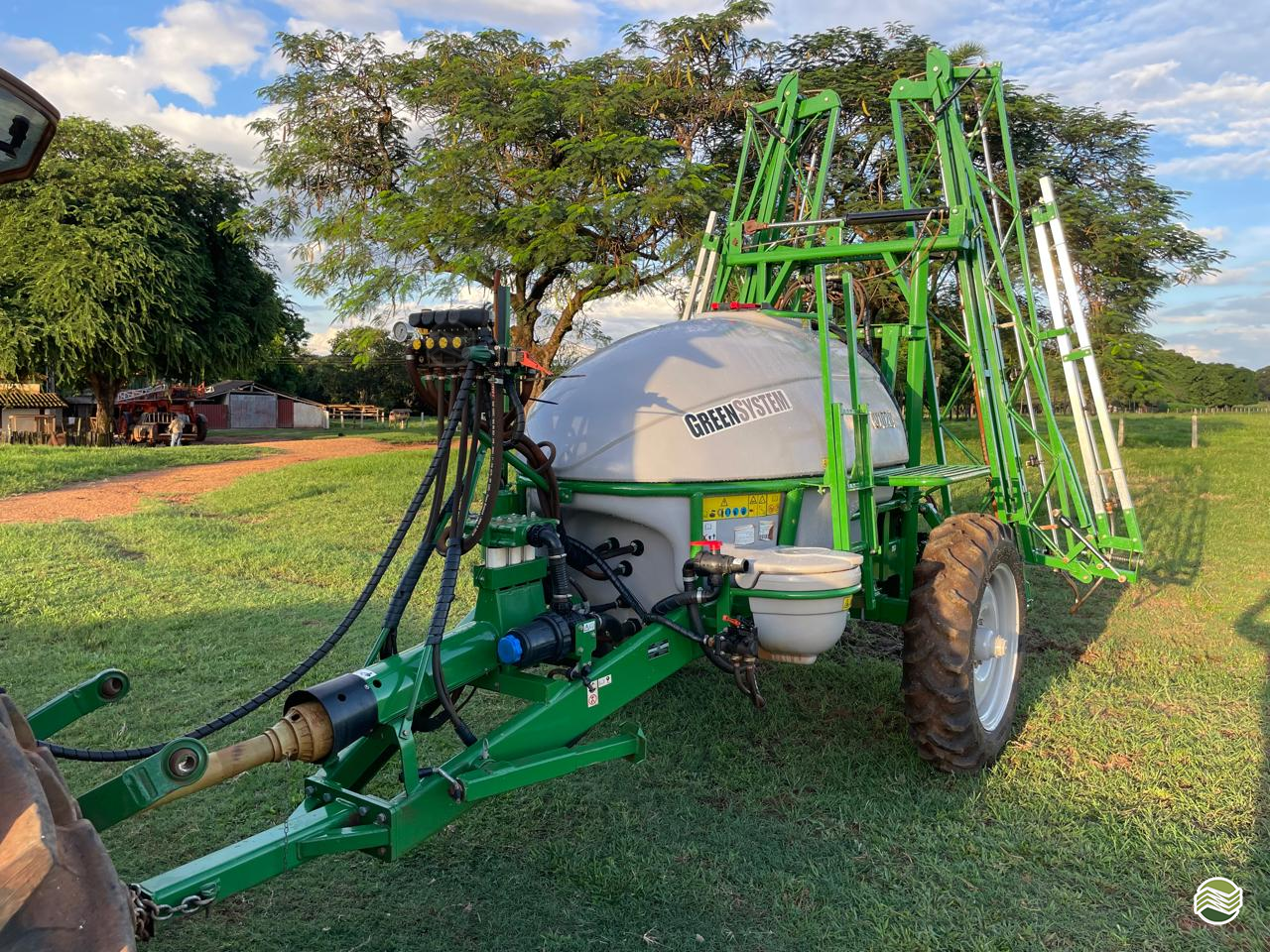 PULVERIZADOR JOHN DEERE GREENSYSTEM PV1020 Arrasto Marcão Tratores UBERABA MINAS GERAIS MG